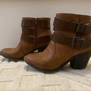 BLOWFISH ANKLE BOOTIES